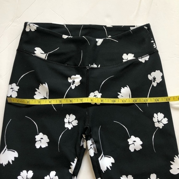 Fabletics Salar Capri Floral Printed Leggings Size S/6 - Picture 11 of 13